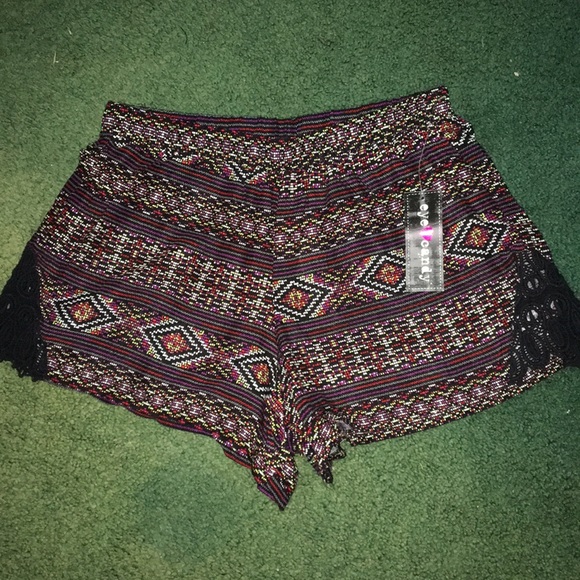 eye candy Pants - 🎉 2/$15 🎉 NWT gypsie style shorts juniors 1X